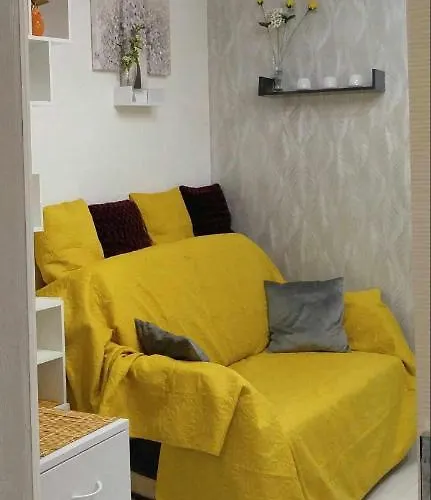 Colorfull Experience In Hause Built 1910 Fast Free Wifi Free Parking