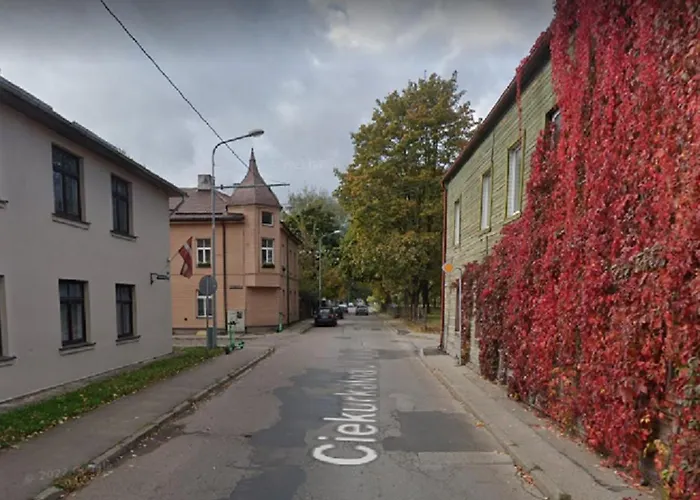 Colorfull Experience In Hause Built 1910 Fast Free Wifi Free Parking